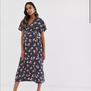 Queen Bee Maternity fluted sleeve midi dress in floral print